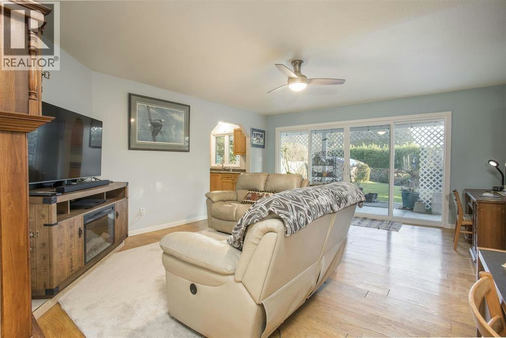 9890 Lyndhurst Street, Burnaby, BC, V3J 1G1 - 3