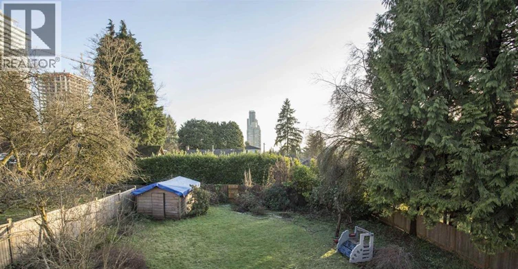 9890 Lyndhurst Street, Burnaby, BC, V3J 1G1 - 16