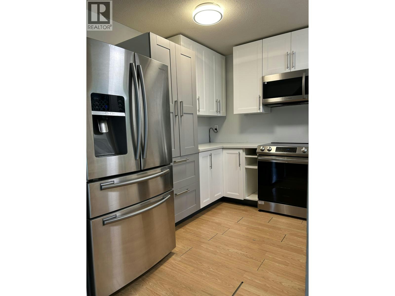 9890 Lyndhurst Street, Burnaby, BC, V3J 1G1 - 7