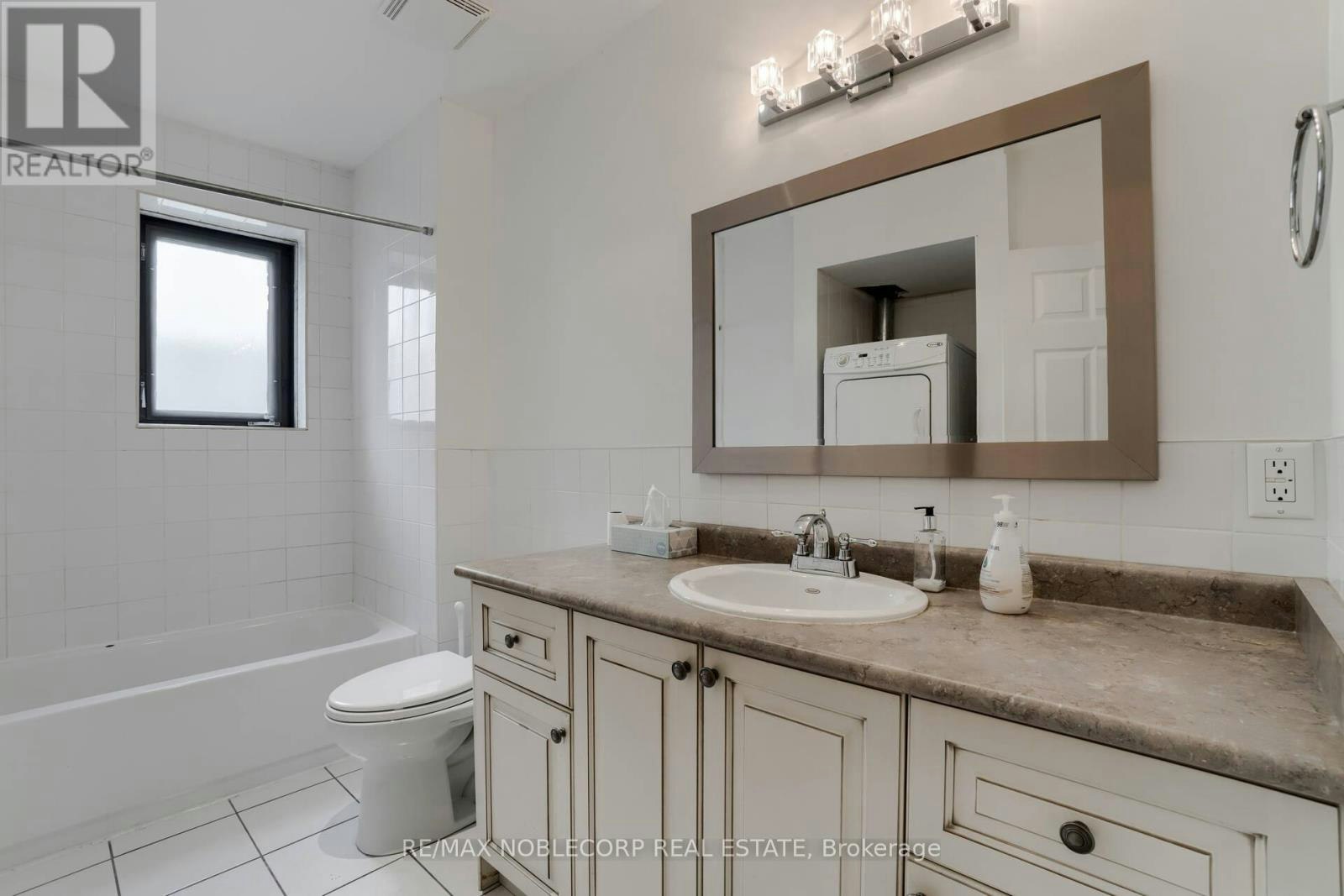 UPPER A-623 Mount Pleasant Road, Toronto, ON, M4S 2M9 - 17