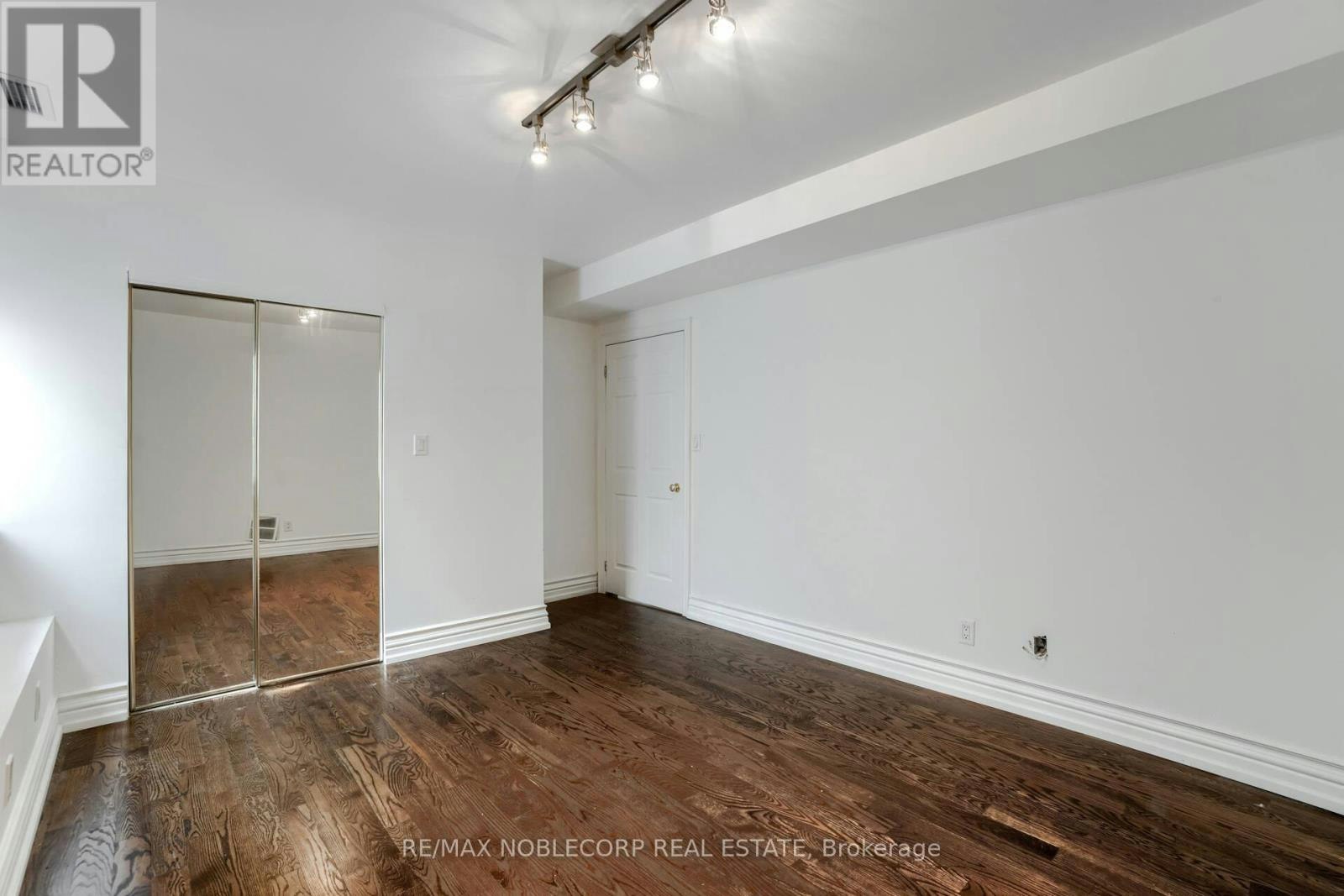 UPPER A-623 Mount Pleasant Road, Toronto, ON, M4S 2M9 - 14
