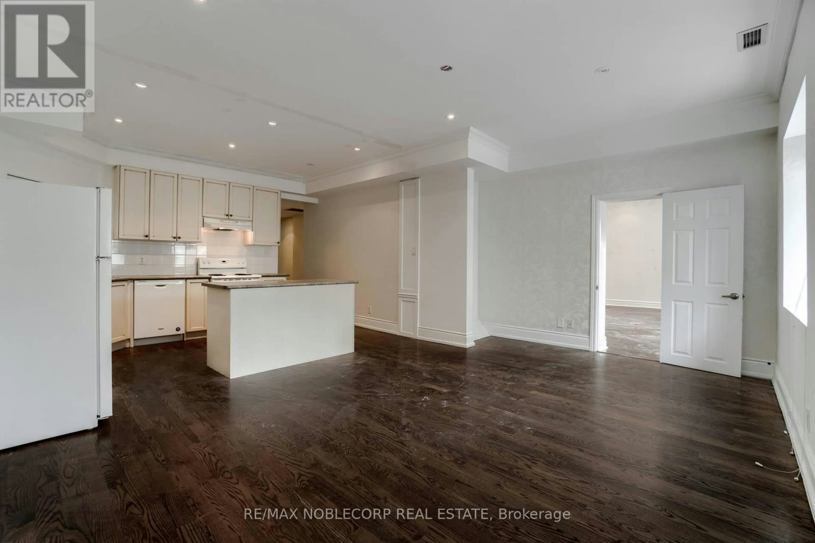 UPPER A-623 Mount Pleasant Road, Toronto, ON, M4S 2M9 - 7