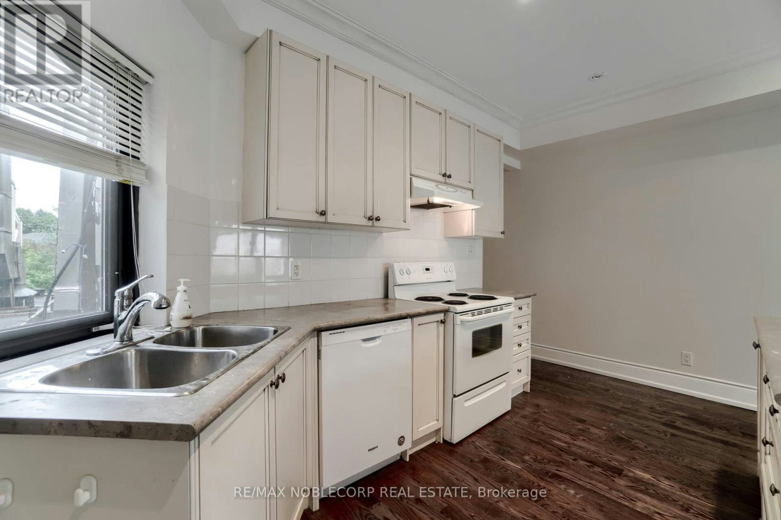 UPPER A-623 Mount Pleasant Road, Toronto, ON, M4S 2M9 - 11