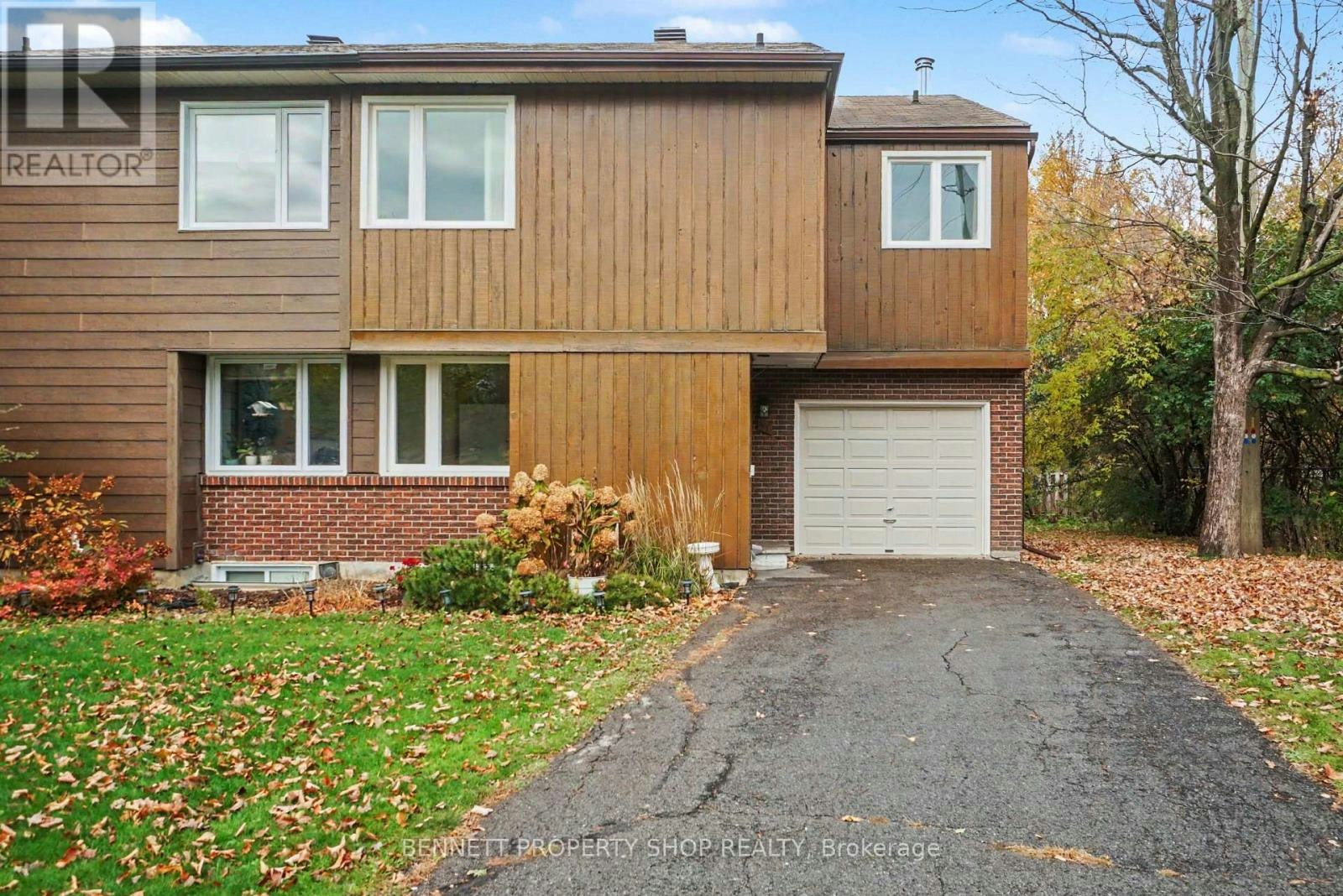 57 Sandhurst Court, Ottawa, ON, K1V 9W9