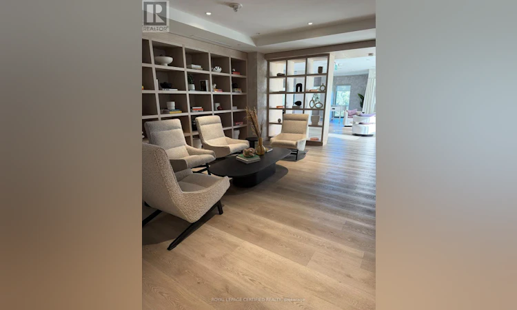 1121-86 Dundas Street