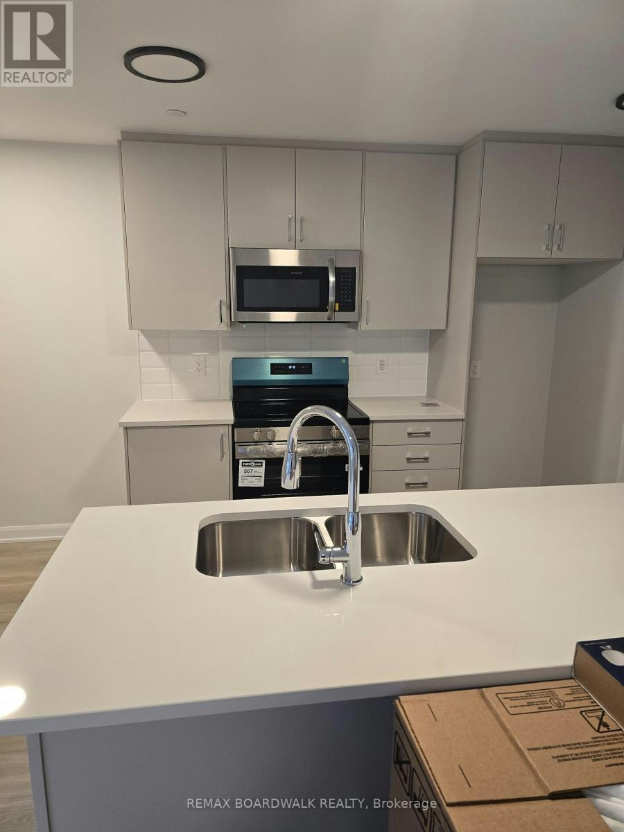 1001 Glenroy Gilbert Drive, Ottawa, ON, K2J 5G3 - 4