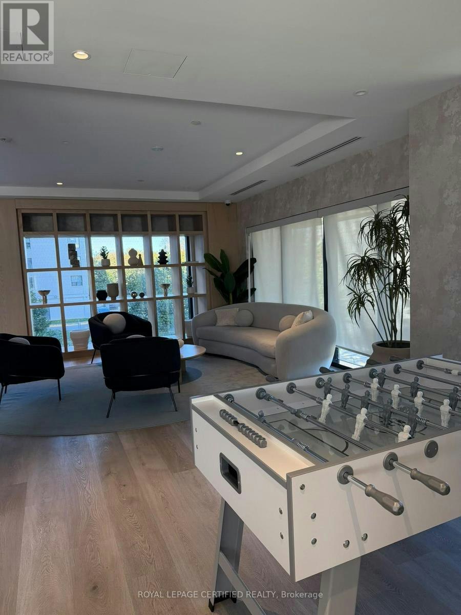 1121-86 Dundas Street, Mississauga, ON, L5A 1W4 - 2