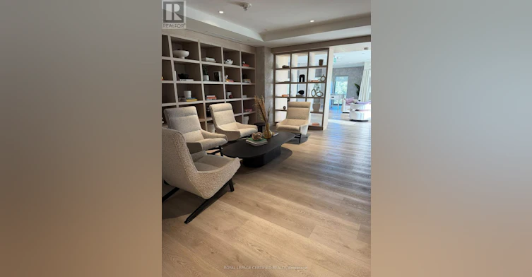 1121-86 Dundas Street, Mississauga, ON, L5A 1W4