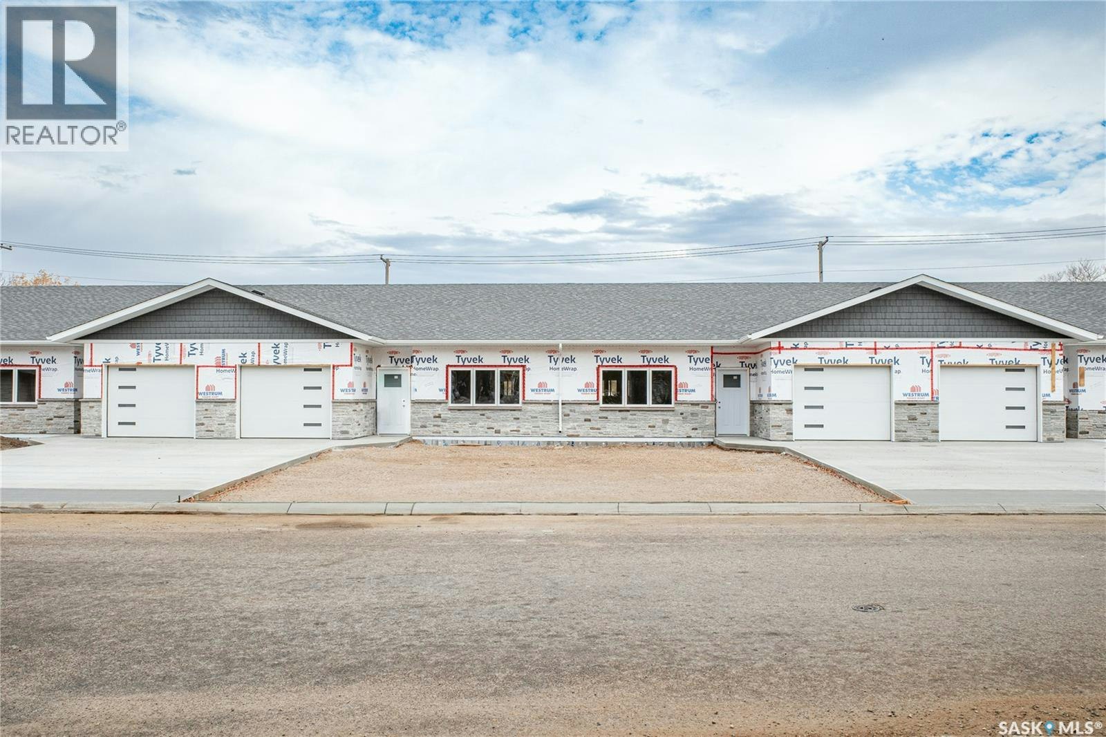 2-129 3rd Avenue NE, Moose Jaw, SK, S6H 8A9