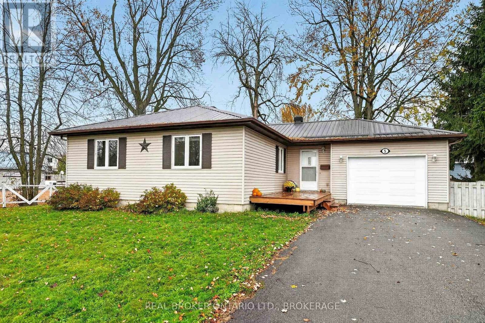 5 Macdonald Street, South Glengarry, ON, K0C 1N0