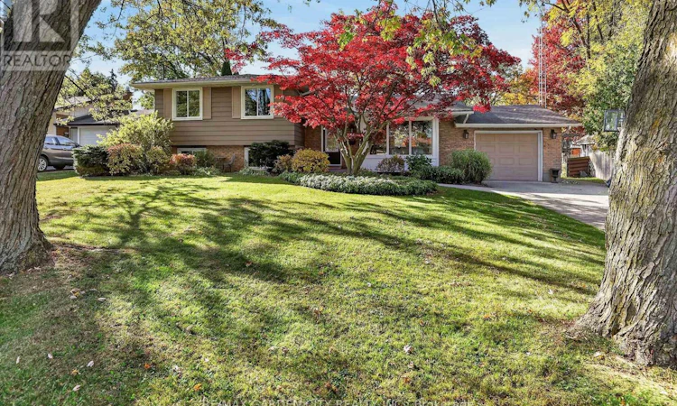 2 Parkdale Crescent