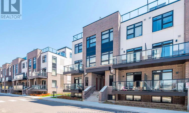 103-1585 Rose Way