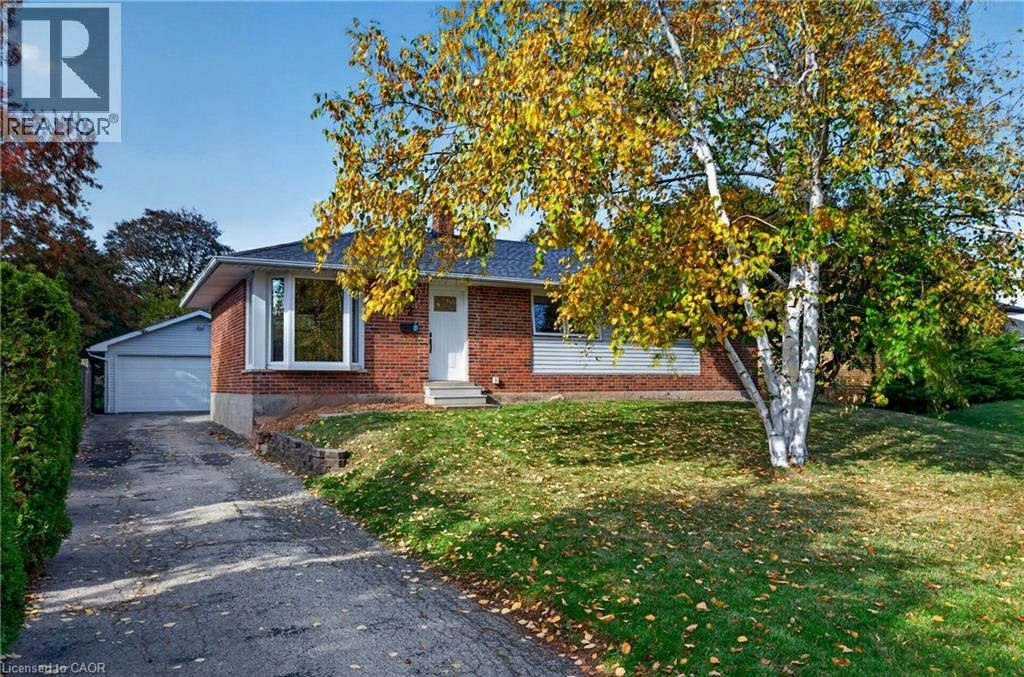 92 Foxbar Road, Burlington, ON, L7L 2Z6