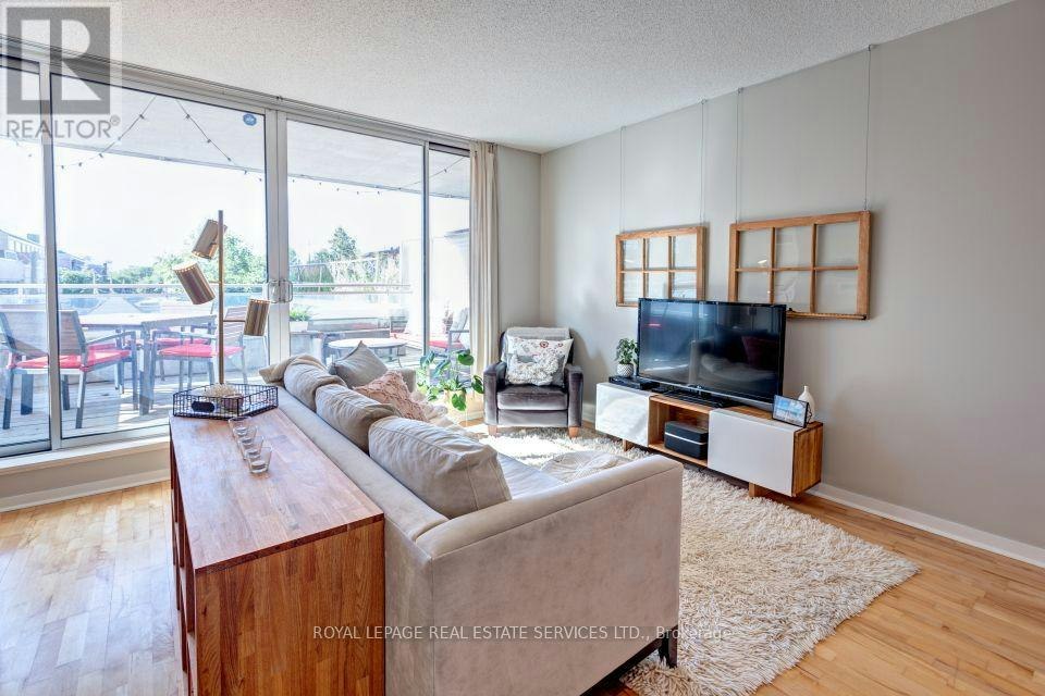 210-301 Markham Street, Toronto, ON, M6J 3X2 - 7