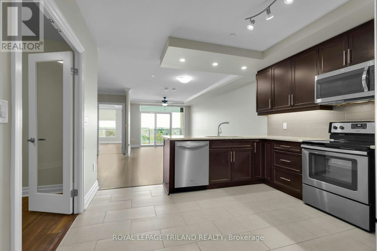 801-260 Villagewalk Boulevard, London, ON, N6G 0W6 - 3