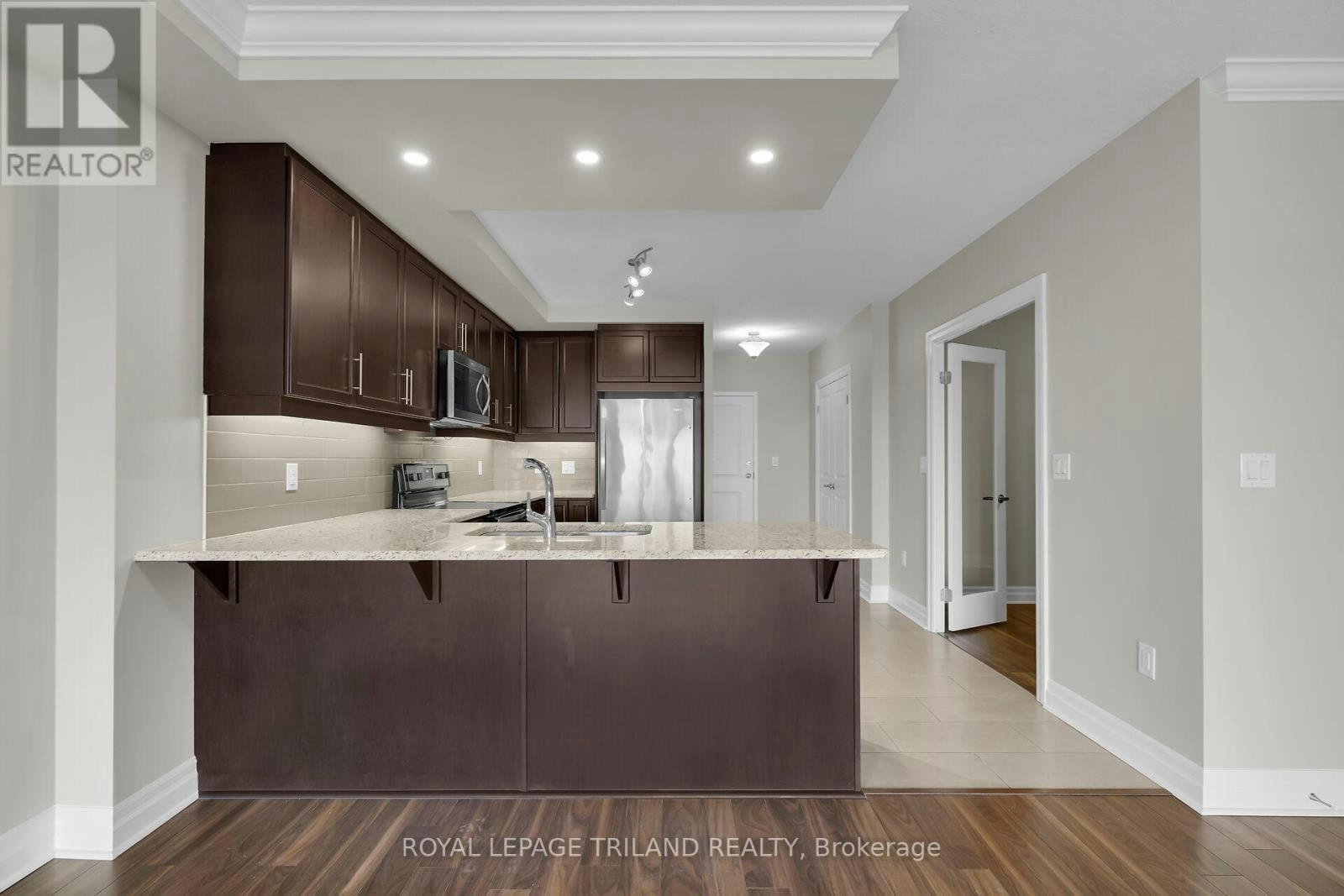 801-260 Villagewalk Boulevard, London, ON, N6G 0W6 - 4