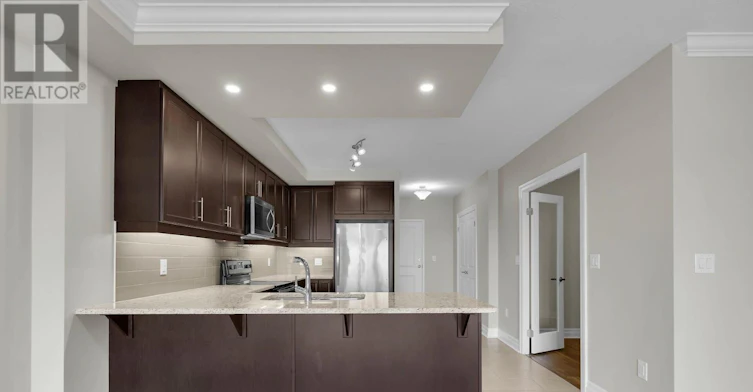 801-260 Villagewalk Boulevard, London, ON, N6G 0W6 - 4