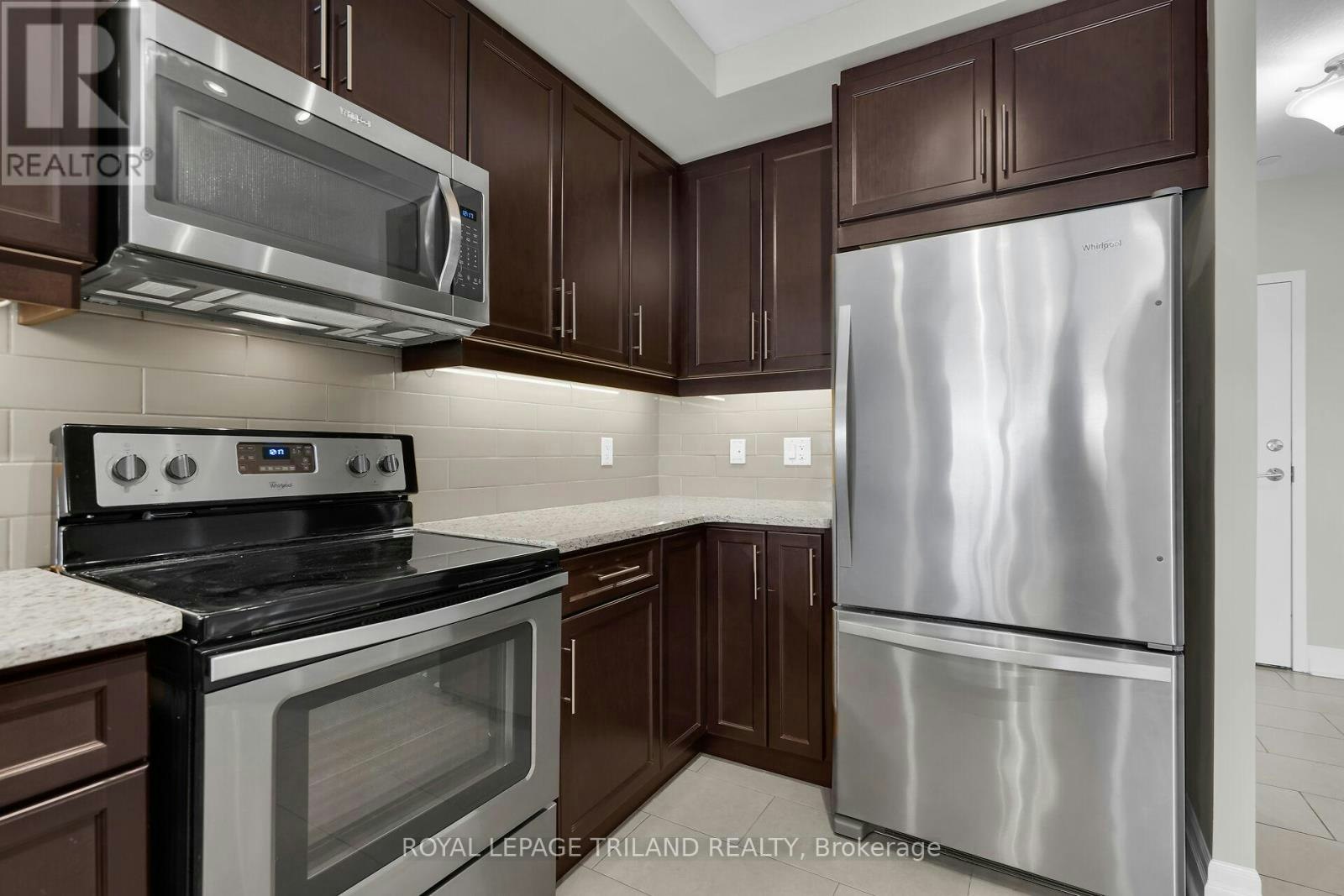 801-260 Villagewalk Boulevard, London, ON, N6G 0W6 - 8