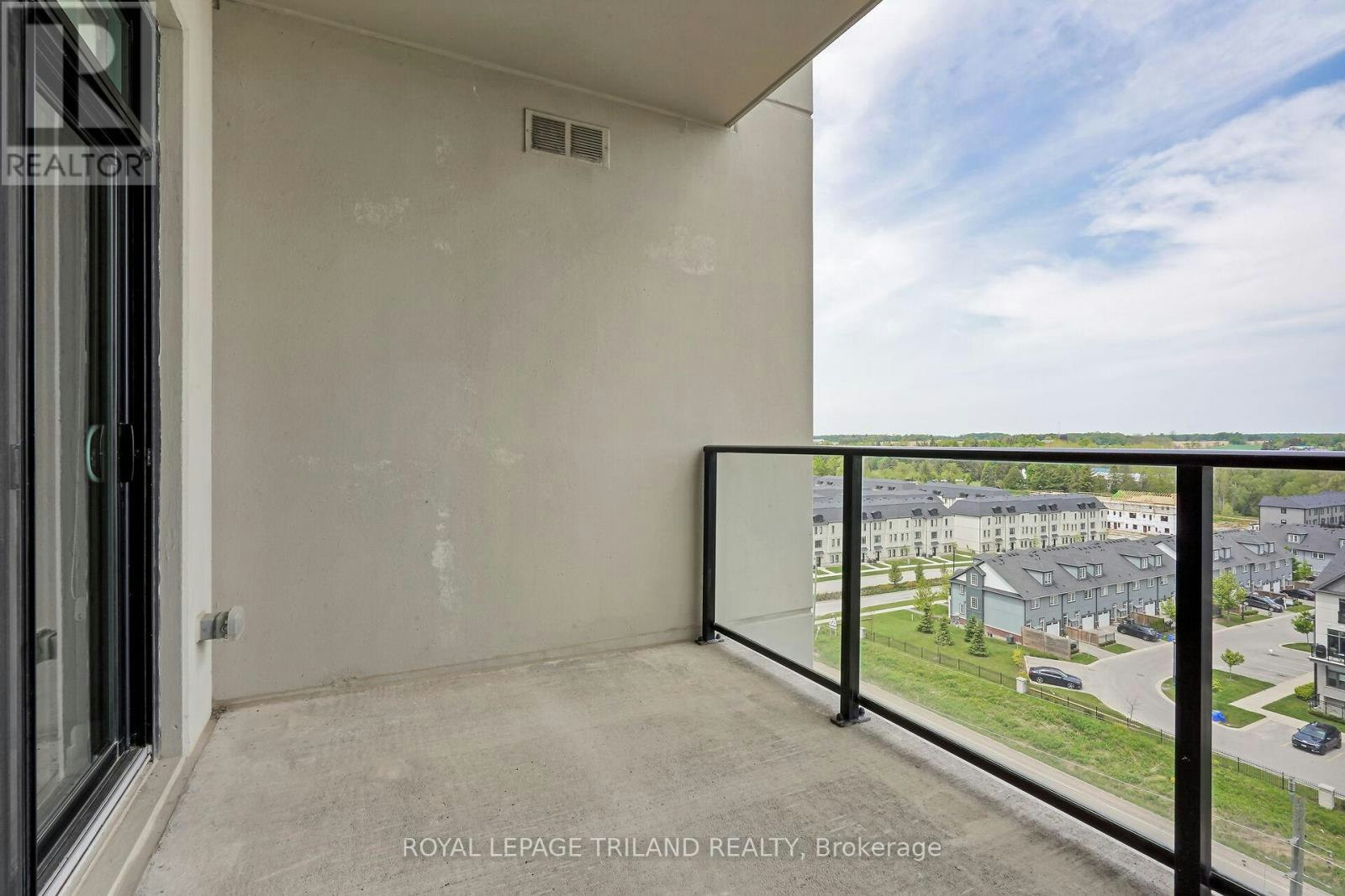 801-260 Villagewalk Boulevard, London, ON, N6G 0W6 - 32
