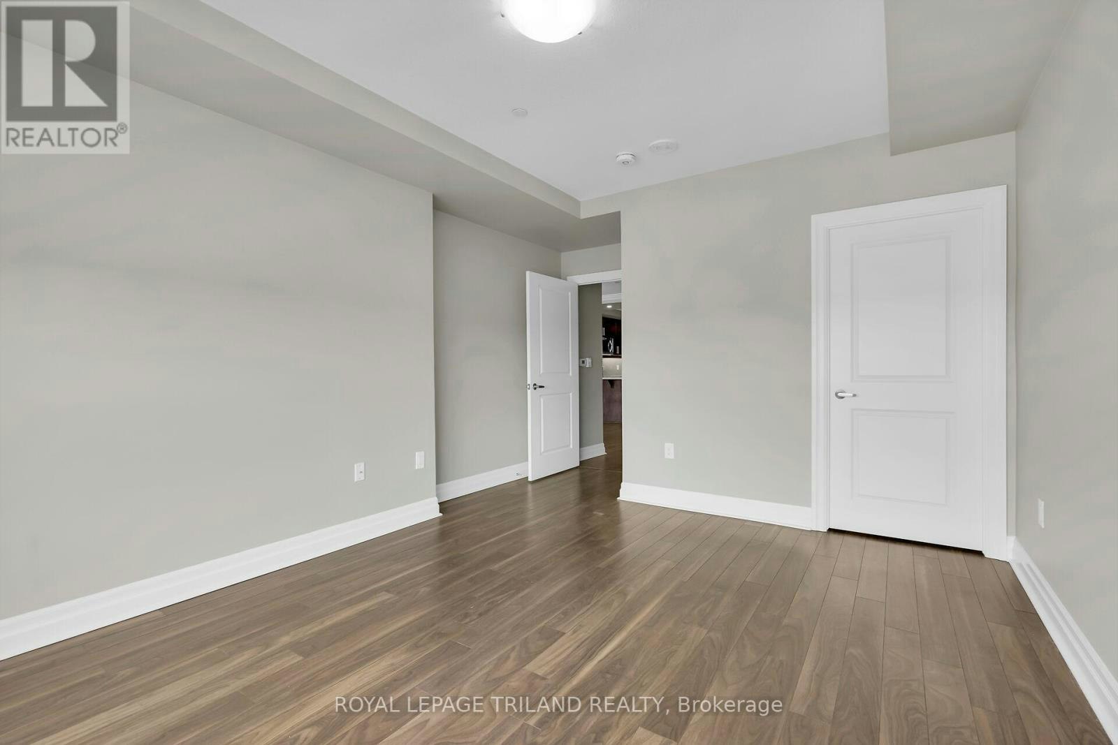 801-260 Villagewalk Boulevard, London, ON, N6G 0W6 - 17