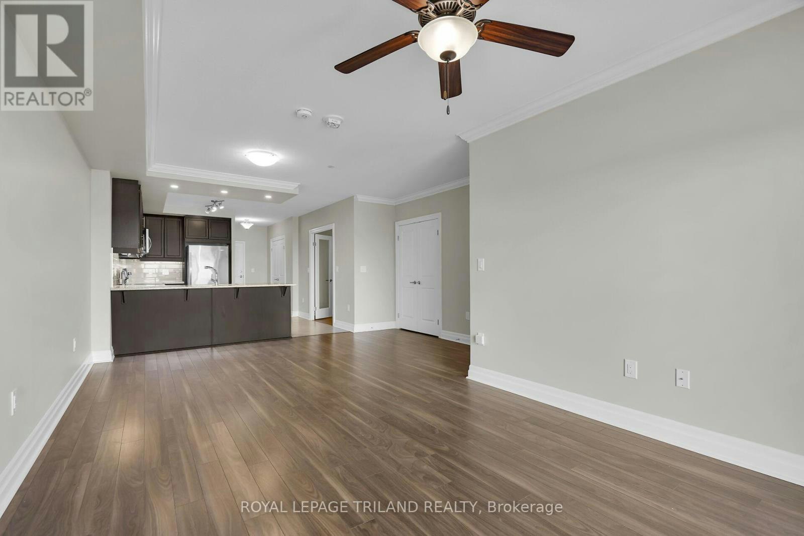 801-260 Villagewalk Boulevard, London, ON, N6G 0W6 - 13