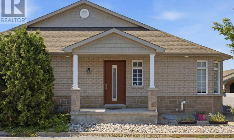 116 Passageway Private