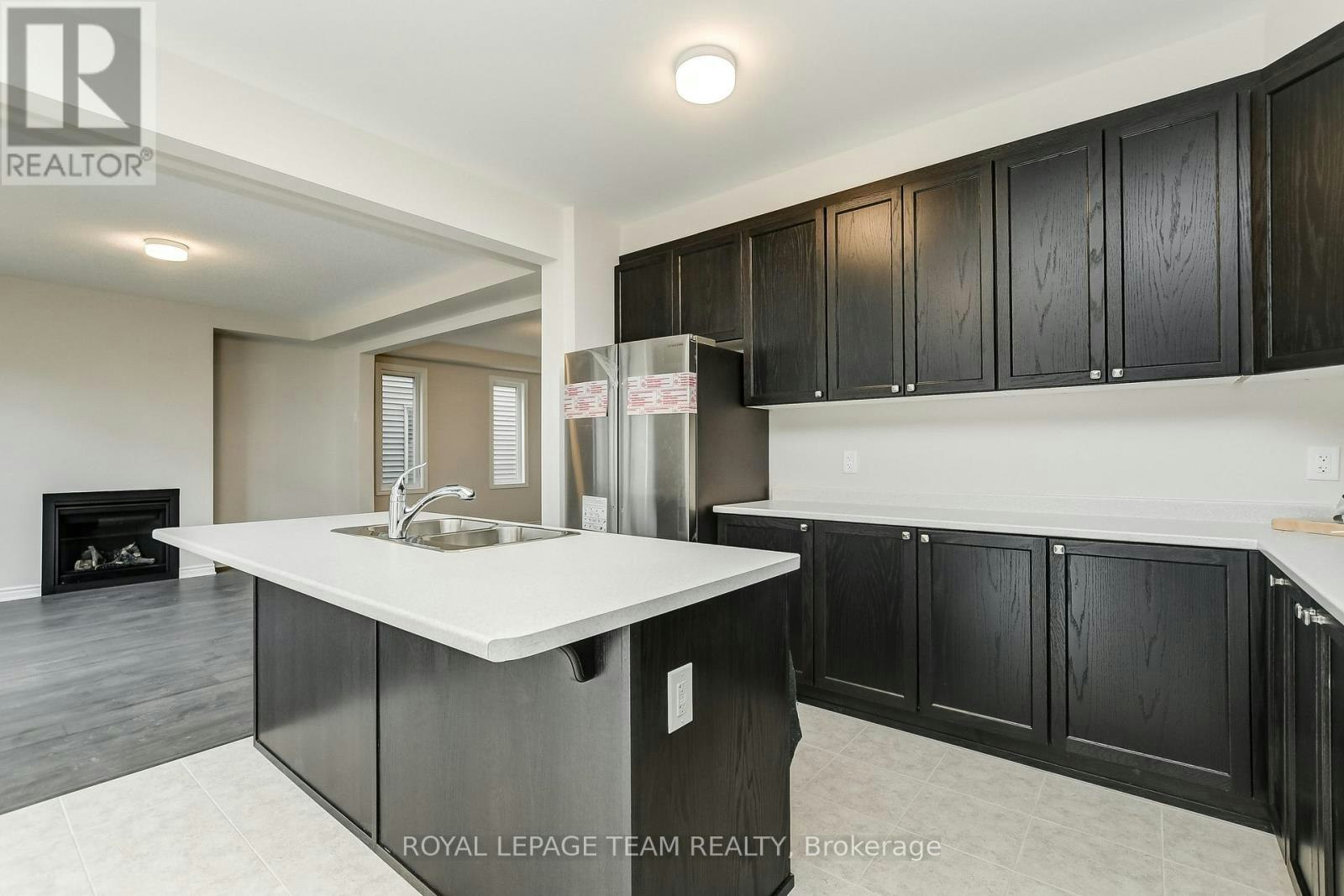 13 Racemose Street, Ottawa, ON, K2J 6Z9 - 11