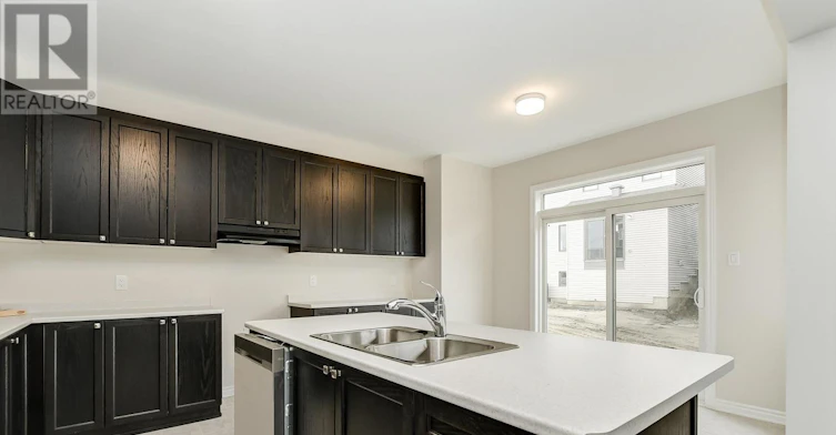 13 Racemose Street, Ottawa, ON, K2J 6Z9 - 9