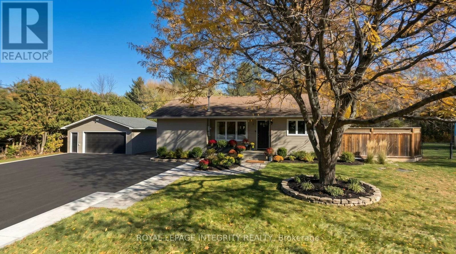 1646 Dunrobin Road, Ottawa, ON, K2K 1X7
