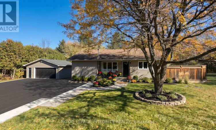 1646 Dunrobin Road