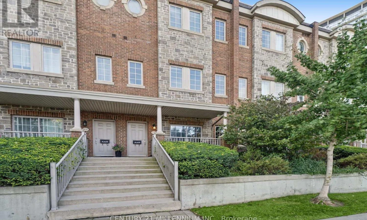TH109-15 Windermere Avenue