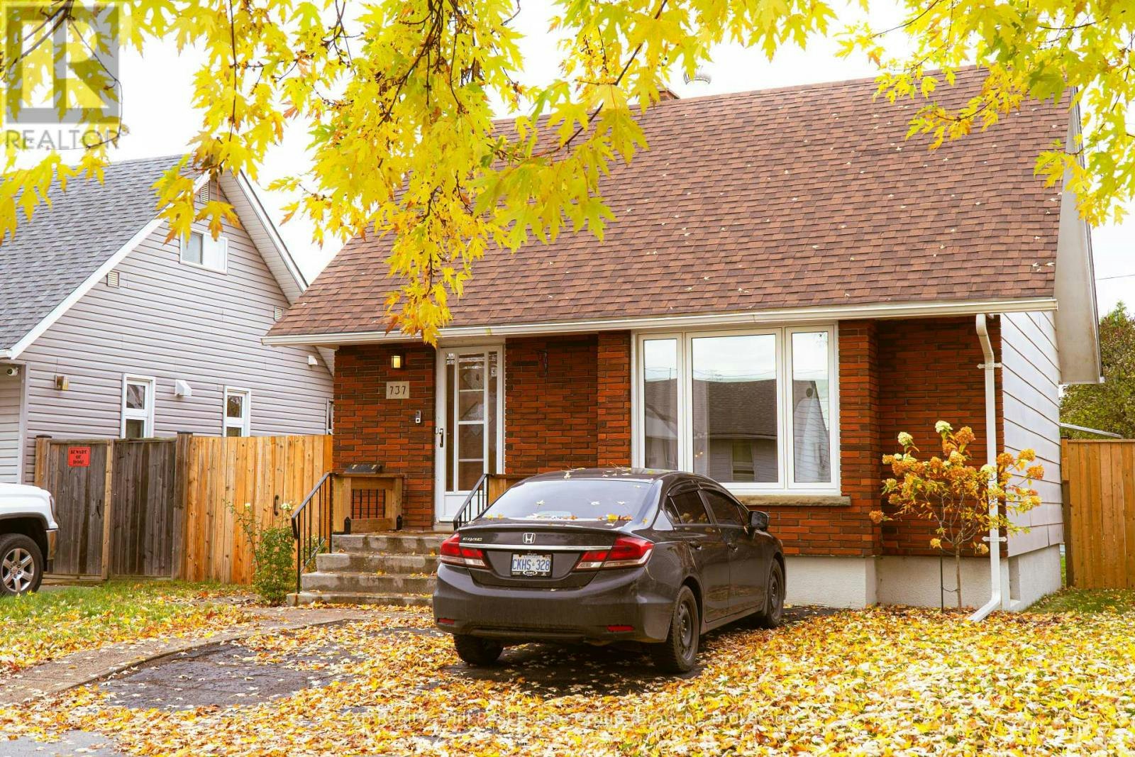 737 Syndicate Avenue N, Thunder Bay, ON, P7C 3X3