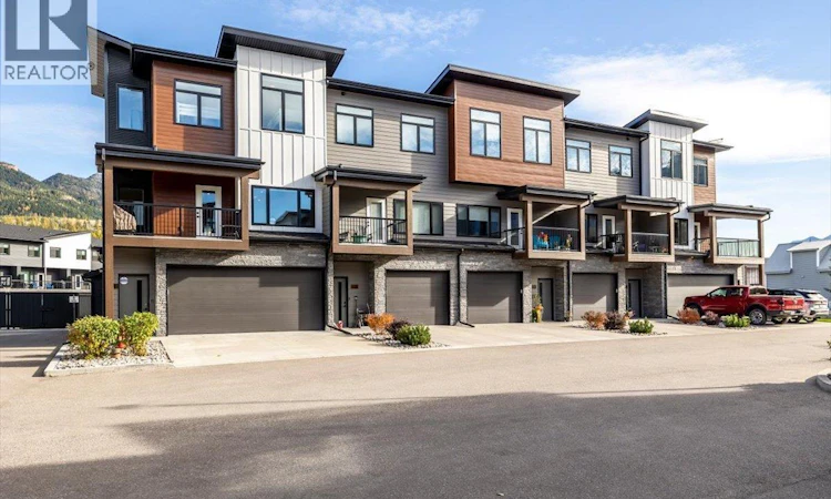 205-700 Riverside Way