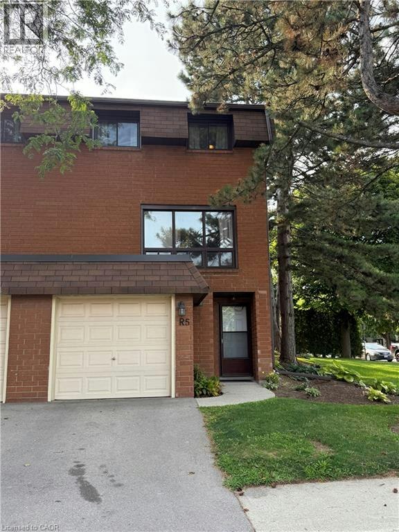 R5-444 Stone Church Road W, Hamilton, ON, L9B 1R1