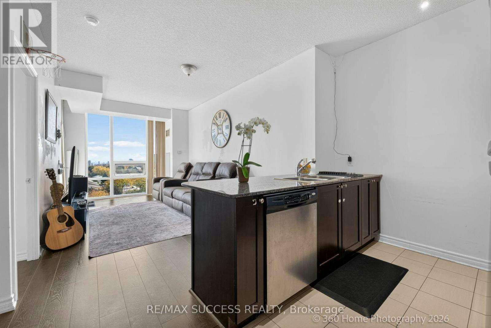 812-3525 Kariya Drive, Mississauga, ON, L5B 0C2