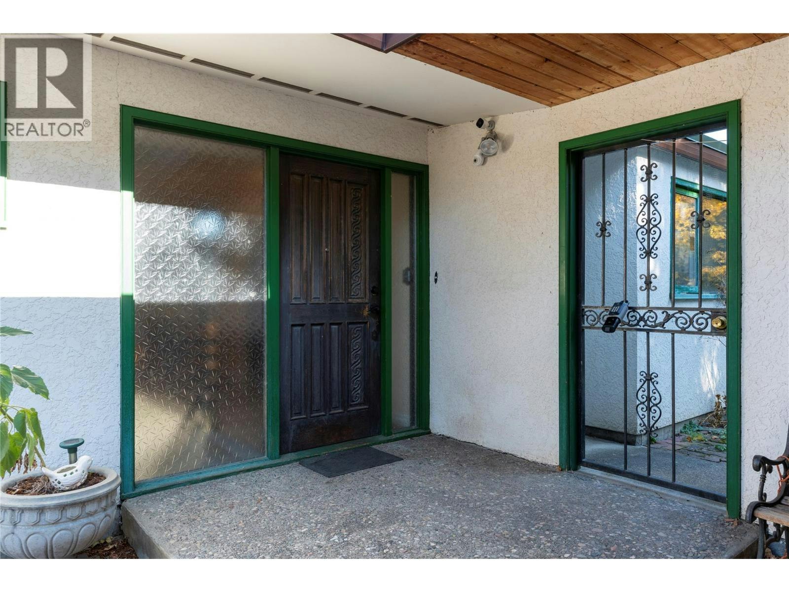 6709 Cosens Bay Road - 5