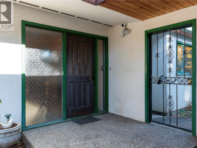 6709 Cosens Bay Road - 5