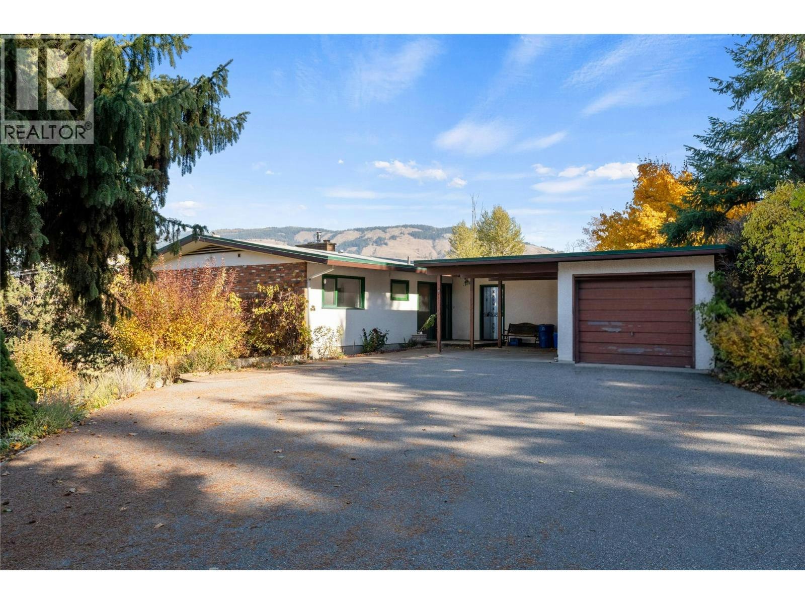 6709 Cosens Bay Road - 4