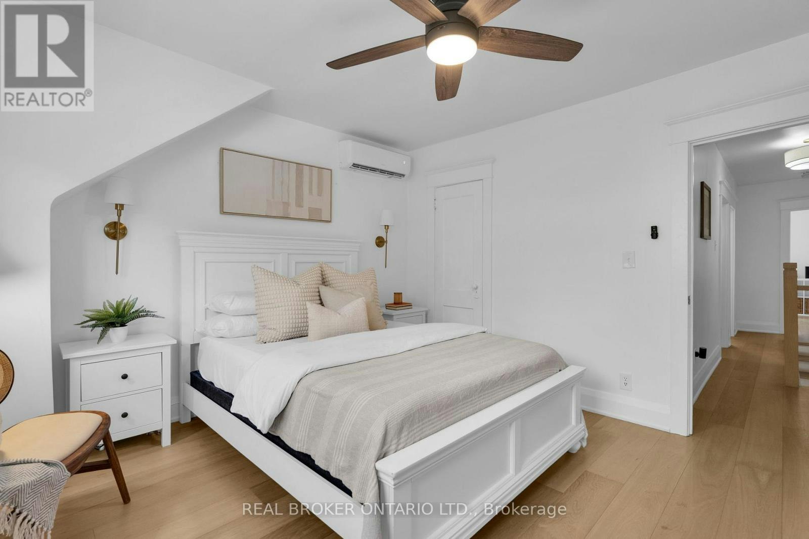 23 Aldridge Avenue, Toronto, ON, M4C 3W3 - 16