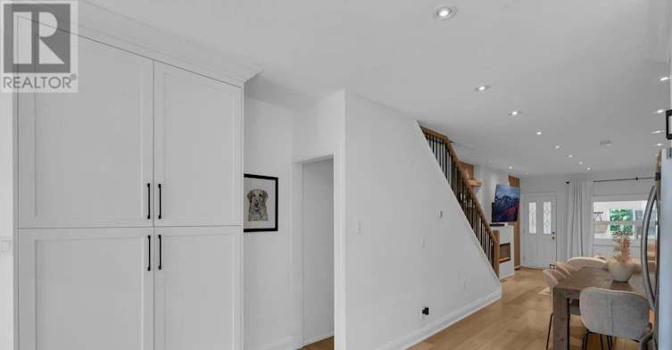 23 Aldridge Avenue, Toronto, ON, M4C 3W3 - 14
