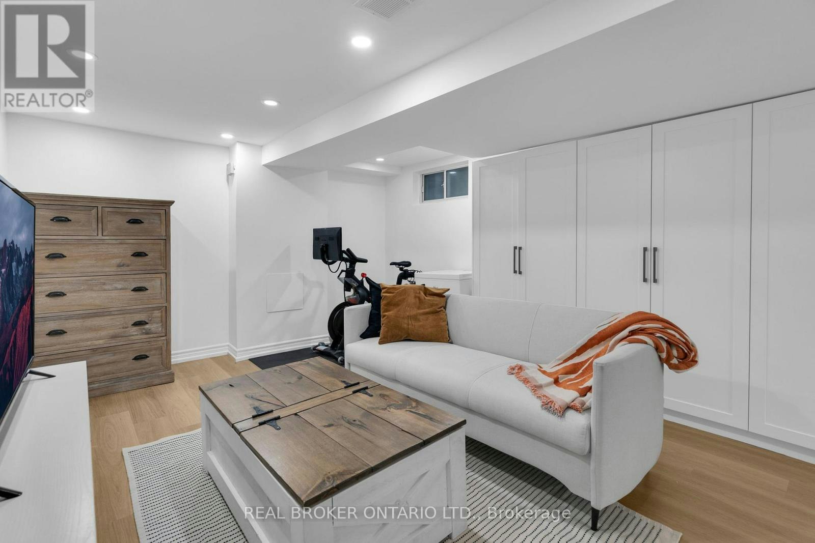 23 Aldridge Avenue, Toronto, ON, M4C 3W3 - 23