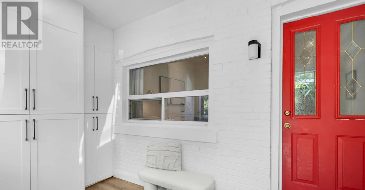 23 Aldridge Avenue, Toronto, ON, M4C 3W3 - 3
