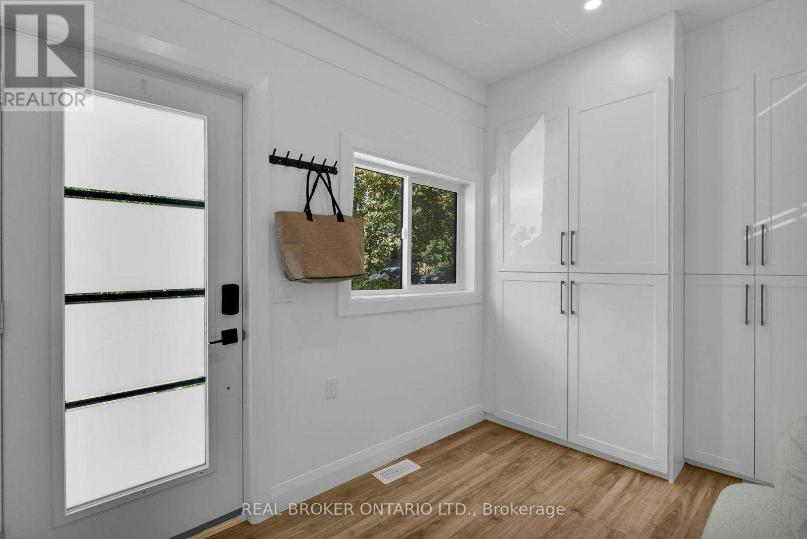 23 Aldridge Avenue, Toronto, ON, M4C 3W3 - 4