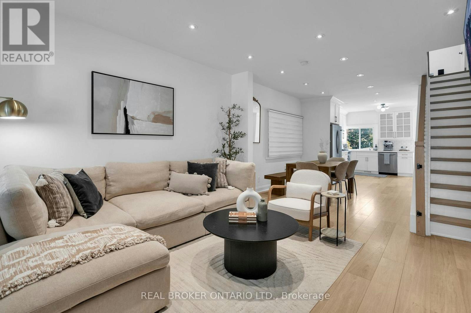 23 Aldridge Avenue, Toronto, ON, M4C 3W3 - 5