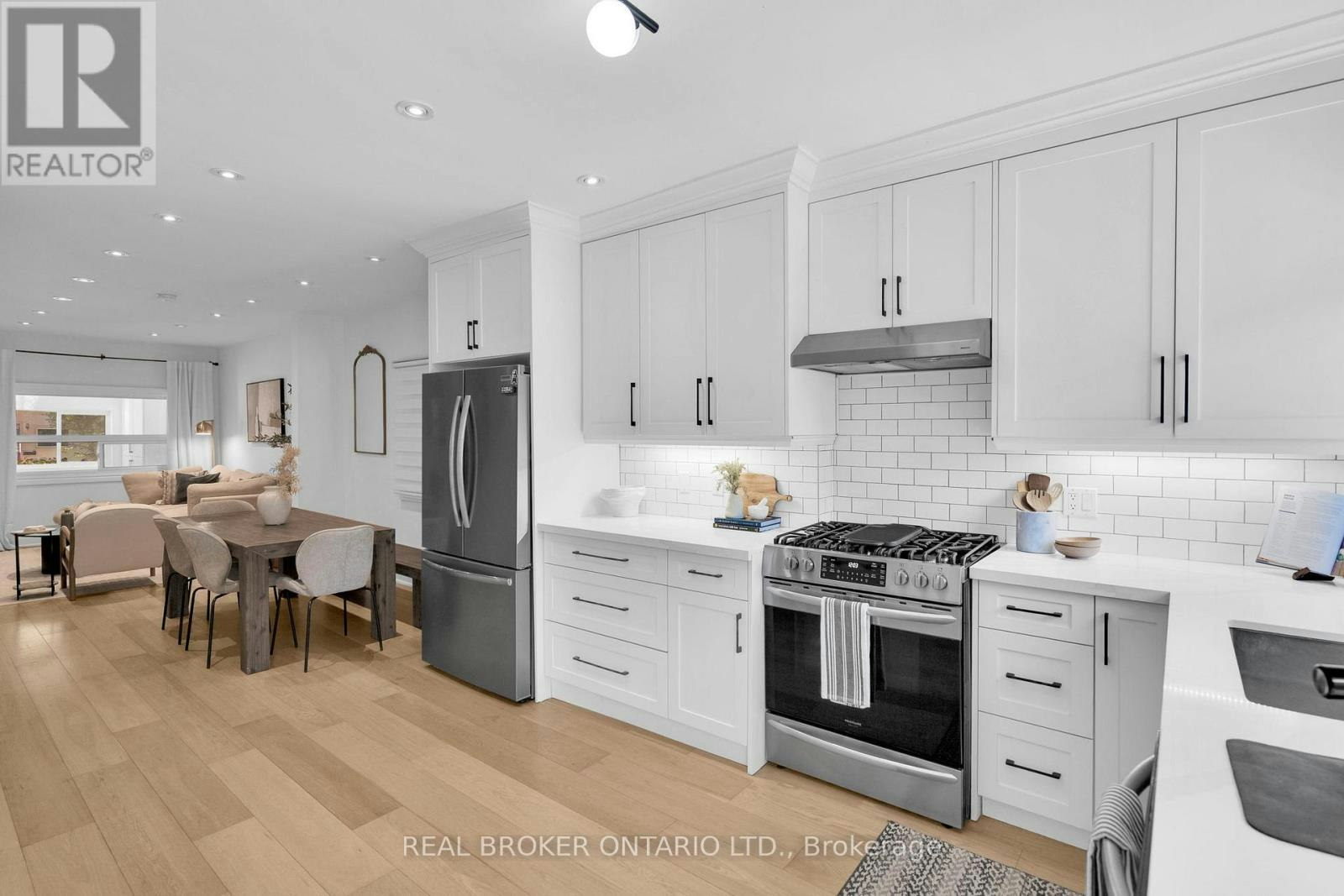 23 Aldridge Avenue, Toronto, ON, M4C 3W3 - 13