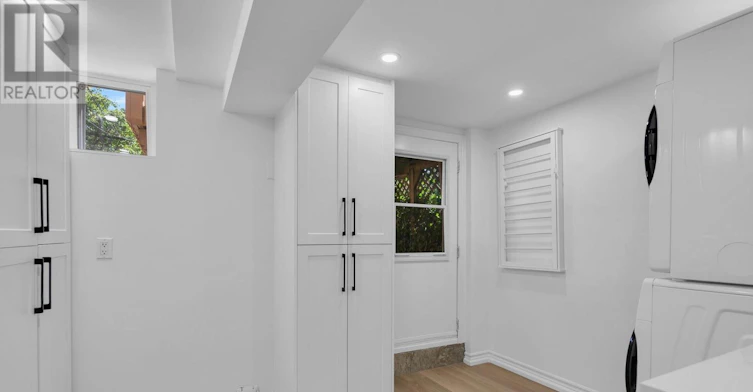 23 Aldridge Avenue, Toronto, ON, M4C 3W3 - 28