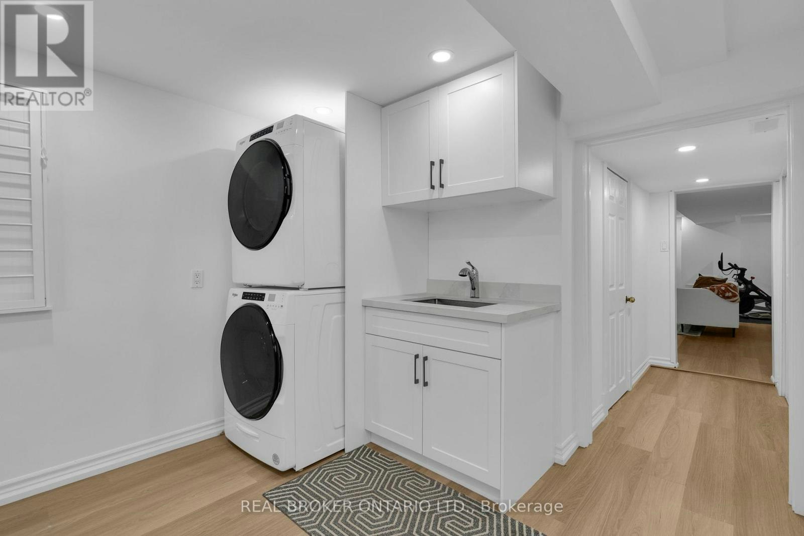 23 Aldridge Avenue, Toronto, ON, M4C 3W3 - 27