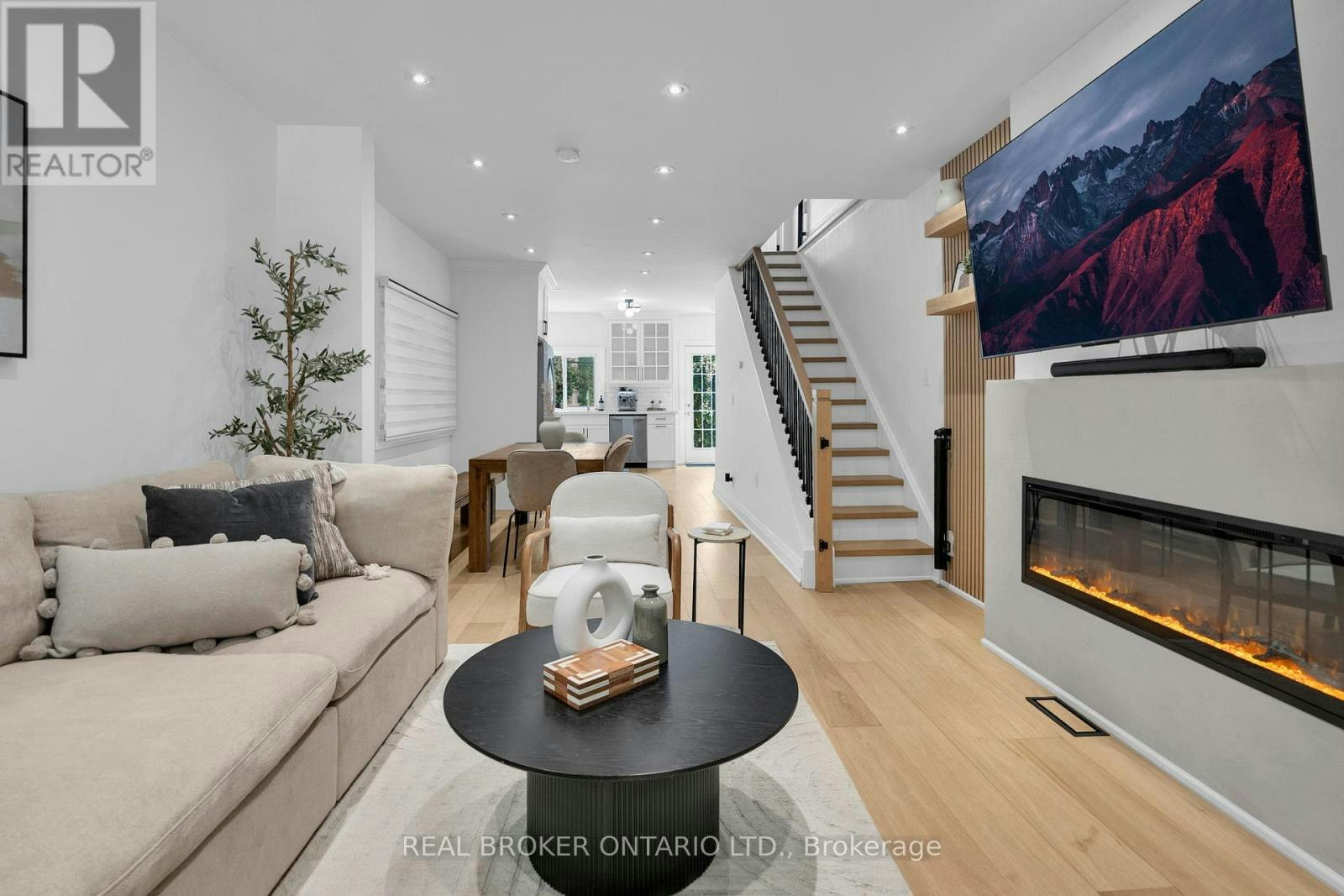 23 Aldridge Avenue, Toronto, ON, M4C 3W3 - 6