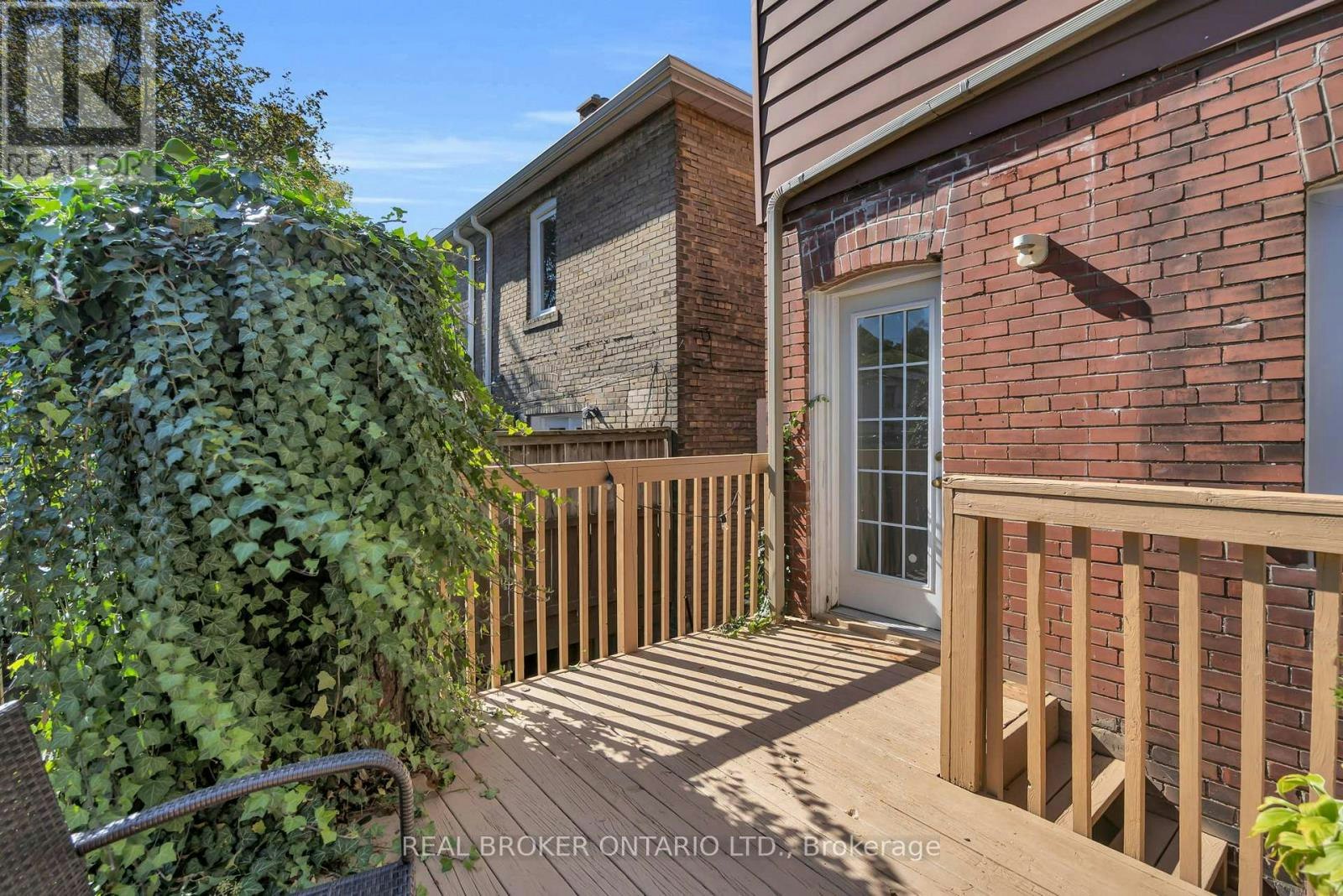 23 Aldridge Avenue, Toronto, ON, M4C 3W3 - 34