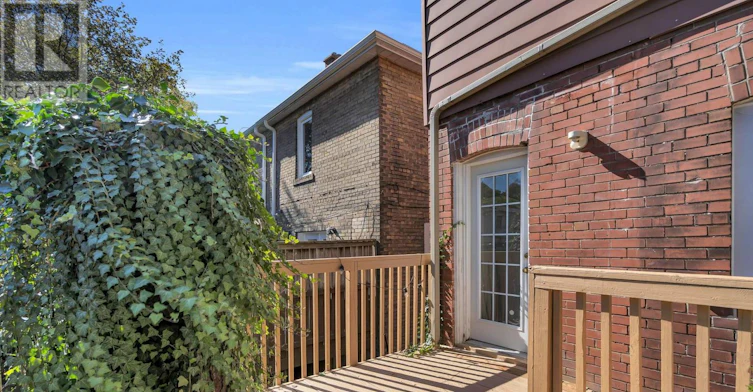 23 Aldridge Avenue, Toronto, ON, M4C 3W3 - 34